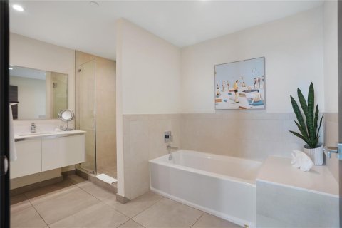 Купить кондоминиум в Холливуд, Флорида 3 комнаты, 102.66м2, № 2086677 - фото 21