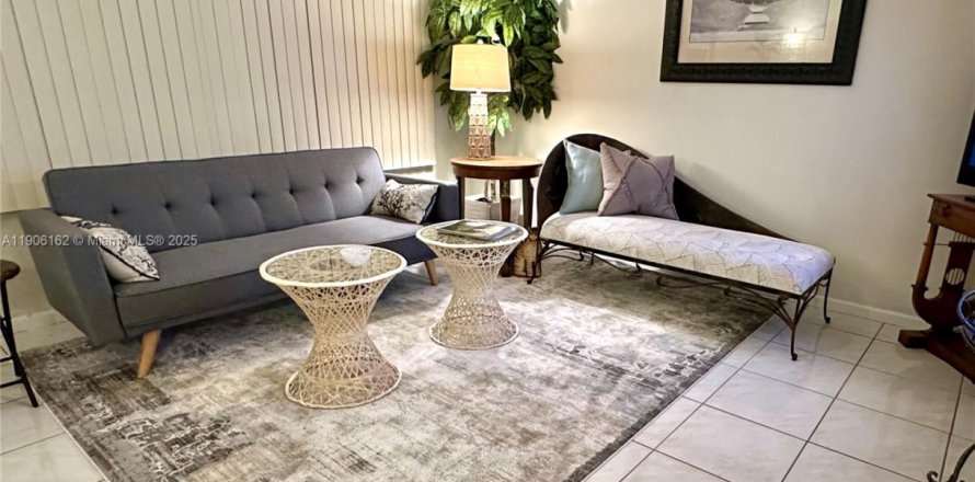 Кондоминиум с 1 спальней в Бока-Ратон, Флорида № 2012436