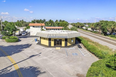 Immobilier commercial à Lantana, Floride № 2270883