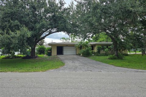 Casa en venta en Port Charlotte, Florida, 2 dormitorios, 151.9 m2 № 1915166 - foto 3