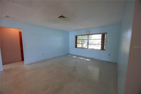 Casa en venta en Port Charlotte, Florida, 2 dormitorios, 151.9 m2 № 1915166 - foto 6