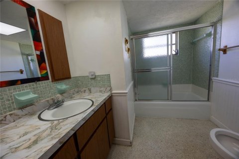 Casa en venta en Port Charlotte, Florida, 2 dormitorios, 151.9 m2 № 1915166 - foto 13