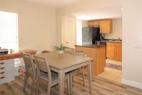 Condominio en venta en Gainesville, Florida, 2 dormitorios, 99.41 m2 № 1733840 - foto 13