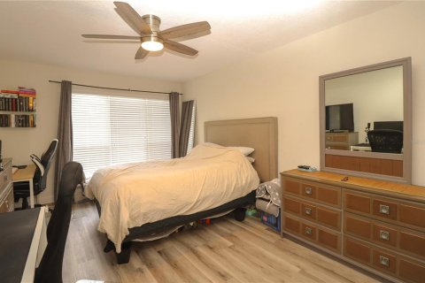 Condominio en venta en Gainesville, Florida, 2 dormitorios, 99.41 m2 № 1733840 - foto 17