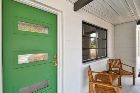 House in Saint Petersburg, Florida 3 bedrooms, 97.64 sq.m. № 1679715 - photo 4