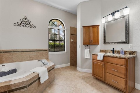 House in Clermont, Florida 5 bedrooms, 320.61 sq.m. № 1869746 - photo 17