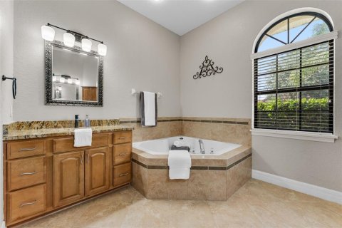 House in Clermont, Florida 5 bedrooms, 320.61 sq.m. № 1869746 - photo 18