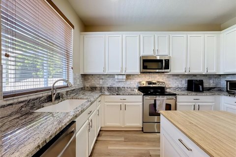 House in Riverview, Florida 4 bedrooms, 235.41 sq.m. № 2150282 - photo 11