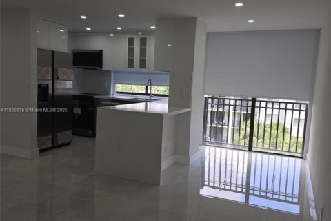 Снять в аренду кондоминиум в Санни-Айлс-Бич, Флорида 2 спальни, 83.05м2, № 1897168 - фото 6