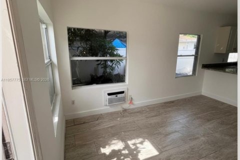 Commercial property in Deerfield Beach, Florida 93.37 sq.m. № 2079464 - photo 7