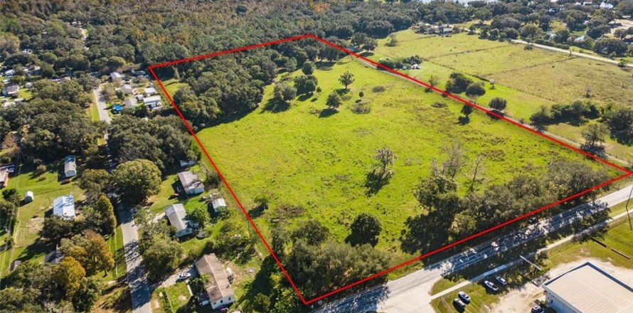 Land in Lakeland, Florida № 1909210