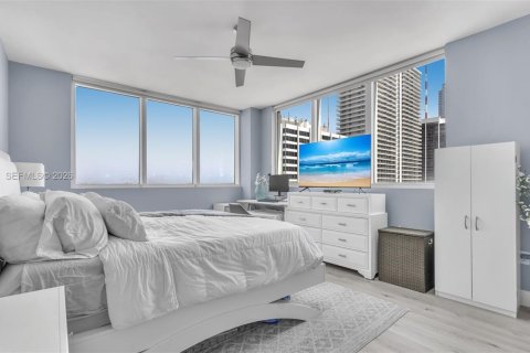 Copropriété à vendre à Miami, Floride: 2 chambres, 98.29 m2 № 2052192 - photo 12