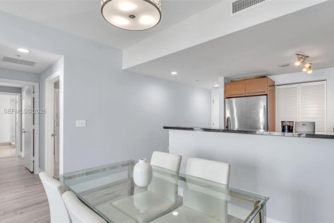 Copropriété à vendre à Miami, Floride: 2 chambres, 98.29 m2 № 2052192 - photo 7