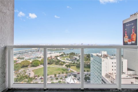Copropriété à vendre à Miami, Floride: 2 chambres, 98.29 m2 № 2052192 - photo 17