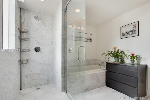 Copropriété à vendre à Miami, Floride: 2 chambres, 98.29 m2 № 2052192 - photo 14