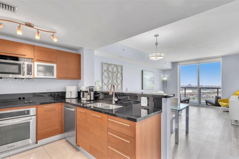 Copropriété à vendre à Miami, Floride: 2 chambres, 98.29 m2 № 2052192 - photo 2