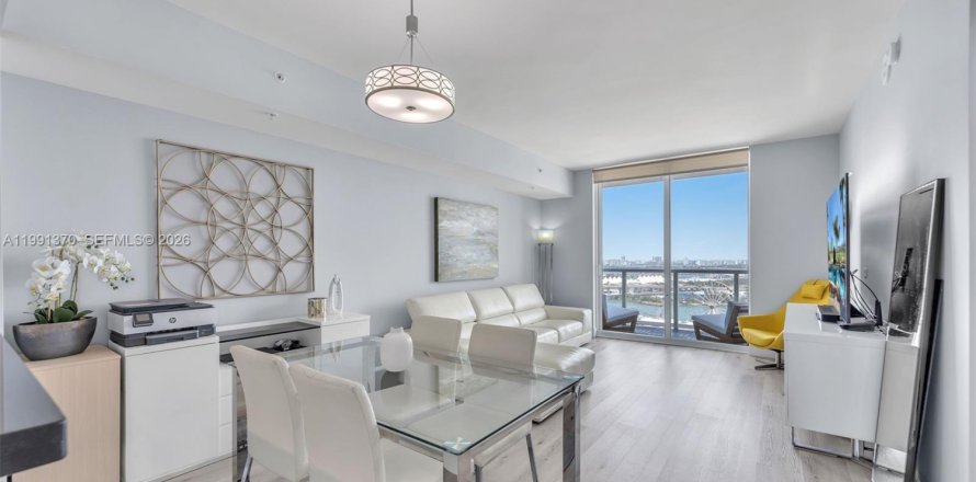 Condo à Miami, Floride, 2 chambres  № 2052192