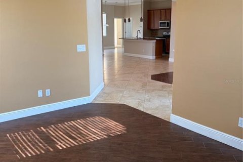 House in Sarasota, Florida 3 bedrooms, 187.01 sq.m. № 2219048 - photo 8