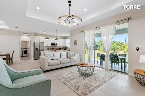 Casa en venta en Port Charlotte, Florida, 4 dormitorios, 155.52 m2 № 1758304 - foto 6