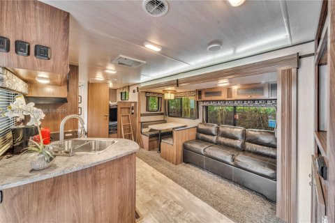 House in North Miami, Florida 4 bedrooms, 229.47 sq.m. № 1953625 - photo 19