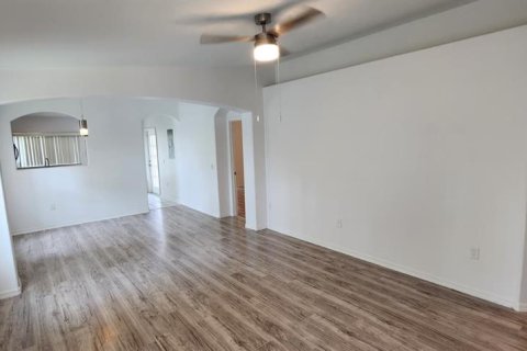 Condominio en alquiler en Kissimmee, Florida, 3 dormitorios, 105.54 m2 № 2427410 - foto 11