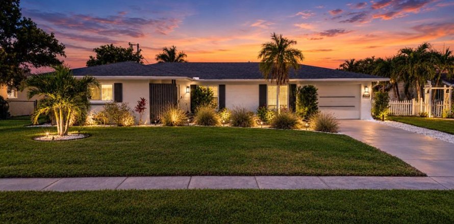 Villa ou maison à Sarasota, Floride 2 chambres, 131.83 m2 № 2431135