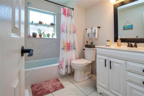 Villa ou maison à vendre à Sarasota, Floride: 2 chambres, 131.83 m2 № 2431135 - photo 30