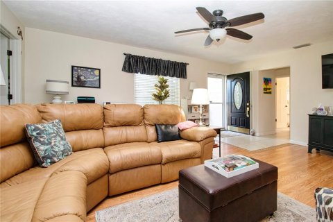 Villa ou maison à vendre à Sarasota, Floride: 2 chambres, 131.83 m2 № 2431135 - photo 7