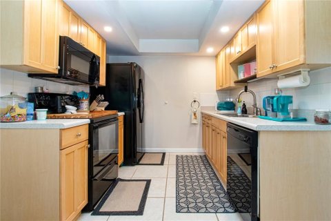 Villa ou maison à vendre à Sarasota, Floride: 2 chambres, 131.83 m2 № 2431135 - photo 16