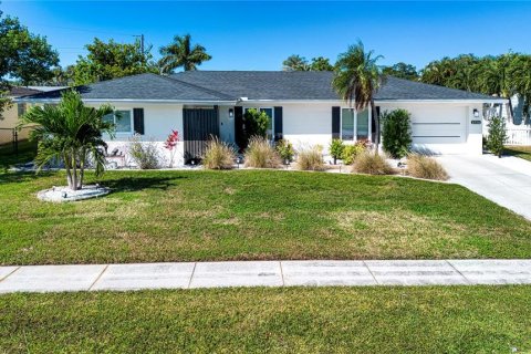 Villa ou maison à vendre à Sarasota, Floride: 2 chambres, 131.83 m2 № 2431135 - photo 2