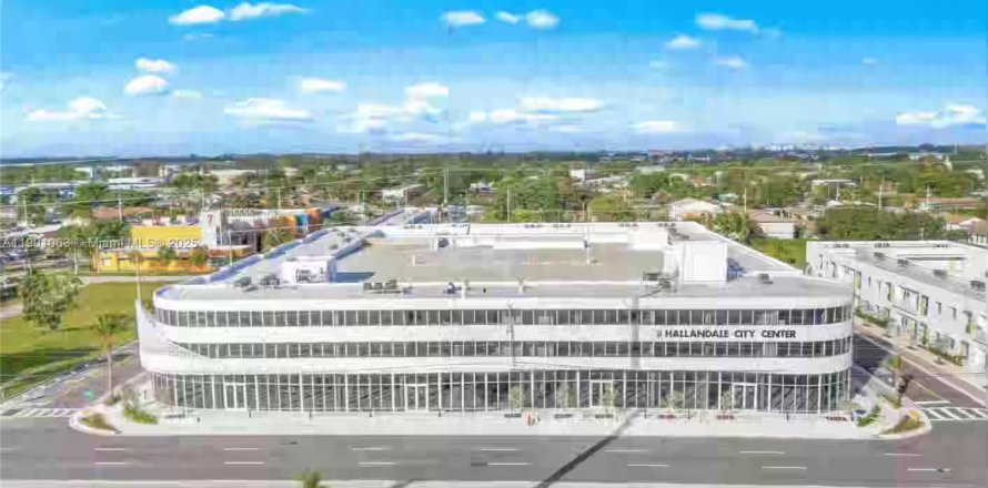 Коммерческая недвижимость в Халландейл-Бич, Флорида № 1952242