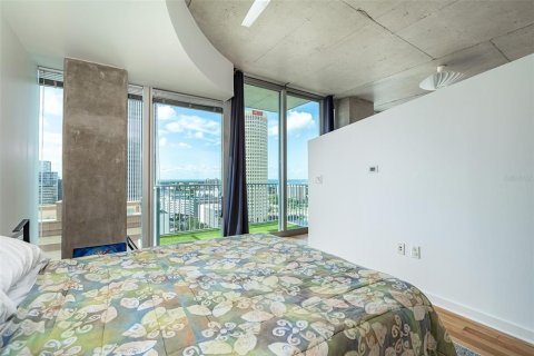 Condo in Tampa, Florida, 1 bedroom  № 1821146 - photo 9