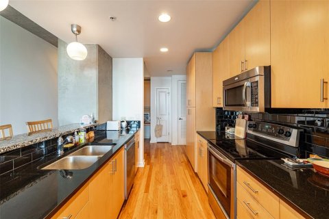 Condo in Tampa, Florida, 1 bedroom  № 1821146 - photo 7
