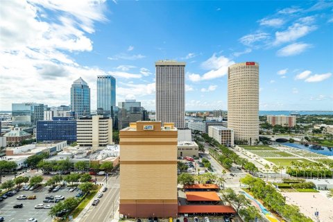 Condo in Tampa, Florida, 1 bedroom  № 1821146 - photo 21