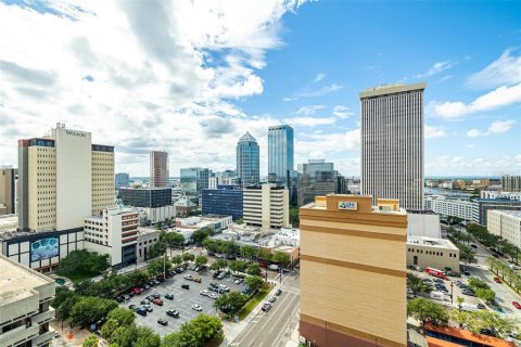 Condo in Tampa, Florida, 1 bedroom  № 1821146 - photo 22
