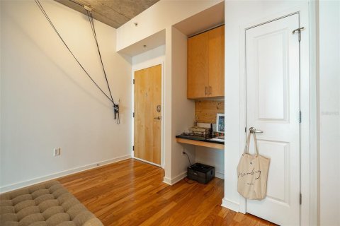 Condo in Tampa, Florida, 1 bedroom  № 1821146 - photo 16