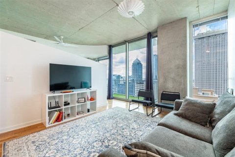 Condo in Tampa, Florida, 1 bedroom  № 1821146 - photo 2