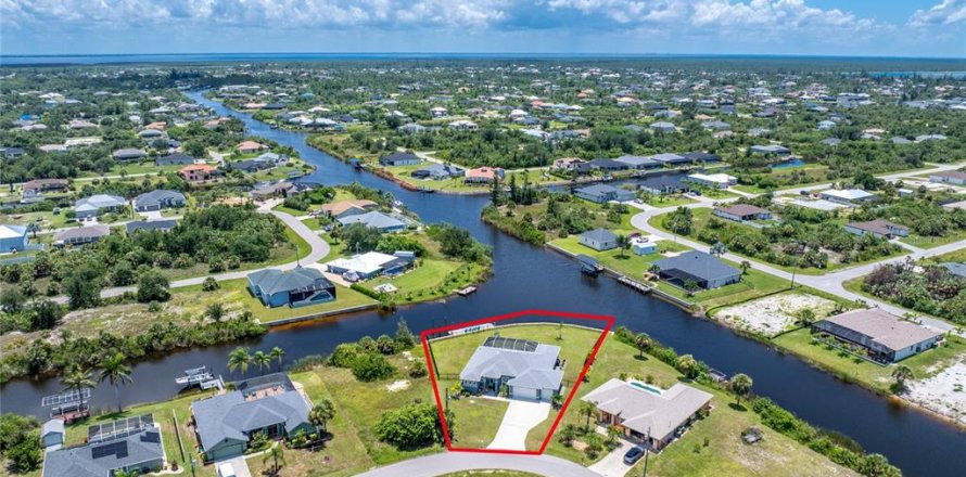 Casa en Port Charlotte, Florida 3 dormitorios, 183.76 m2 № 1868967