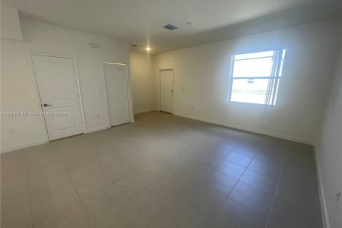 Touwnhouse à louer à Florida City, Floride: 3 chambres, 123.56 m2 № 2390030 - photo 3