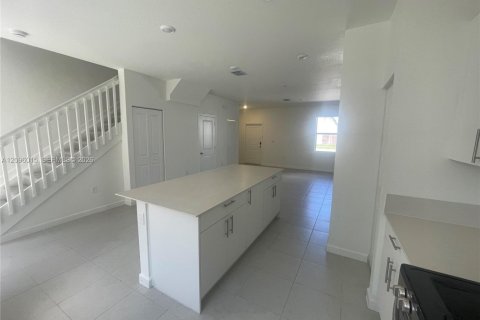 Touwnhouse à louer à Florida City, Floride: 3 chambres, 123.56 m2 № 2390030 - photo 9