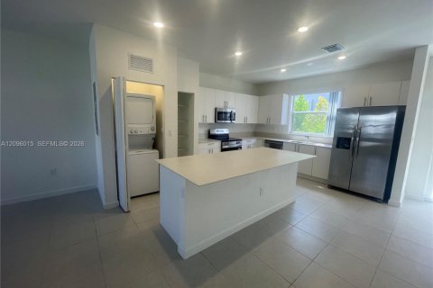 Touwnhouse à louer à Florida City, Floride: 3 chambres, 123.56 m2 № 2390030 - photo 6