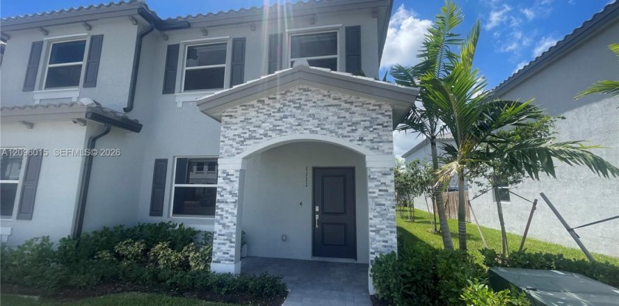 Touwnhouse à Florida City, Floride 3 chambres, 123.56 m2 № 2390030