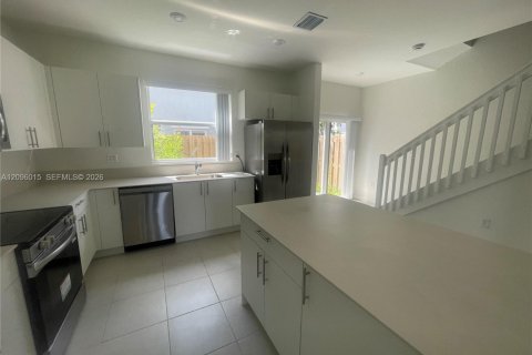 Touwnhouse à louer à Florida City, Floride: 3 chambres, 123.56 m2 № 2390030 - photo 8