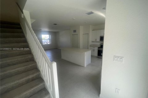 Touwnhouse à louer à Florida City, Floride: 3 chambres, 123.56 m2 № 2390030 - photo 13