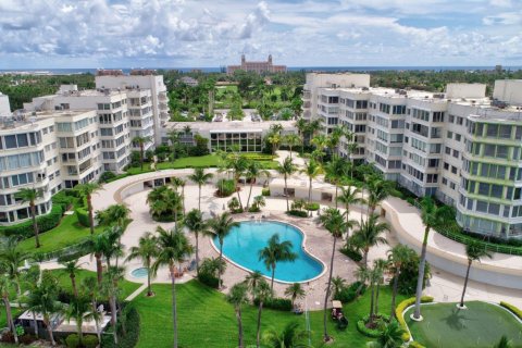 Condo in Palm Beach, Florida, 3 bedrooms  № 1096337 - photo 1