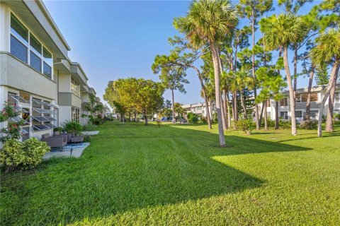 Condo in Port Charlotte, Florida, 1 bedroom  № 1918516 - photo 2
