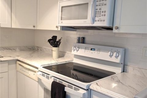 Condo in Port Charlotte, Florida, 1 bedroom  № 1918516 - photo 28