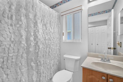 House in Weston, Florida 3 bedrooms, 125.7 sq.m. № 2069075 - photo 27