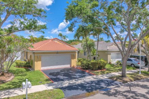 House in Weston, Florida 3 bedrooms, 125.7 sq.m. № 2069075 - photo 2