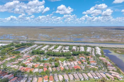 House in Weston, Florida 3 bedrooms, 125.7 sq.m. № 2069075 - photo 8